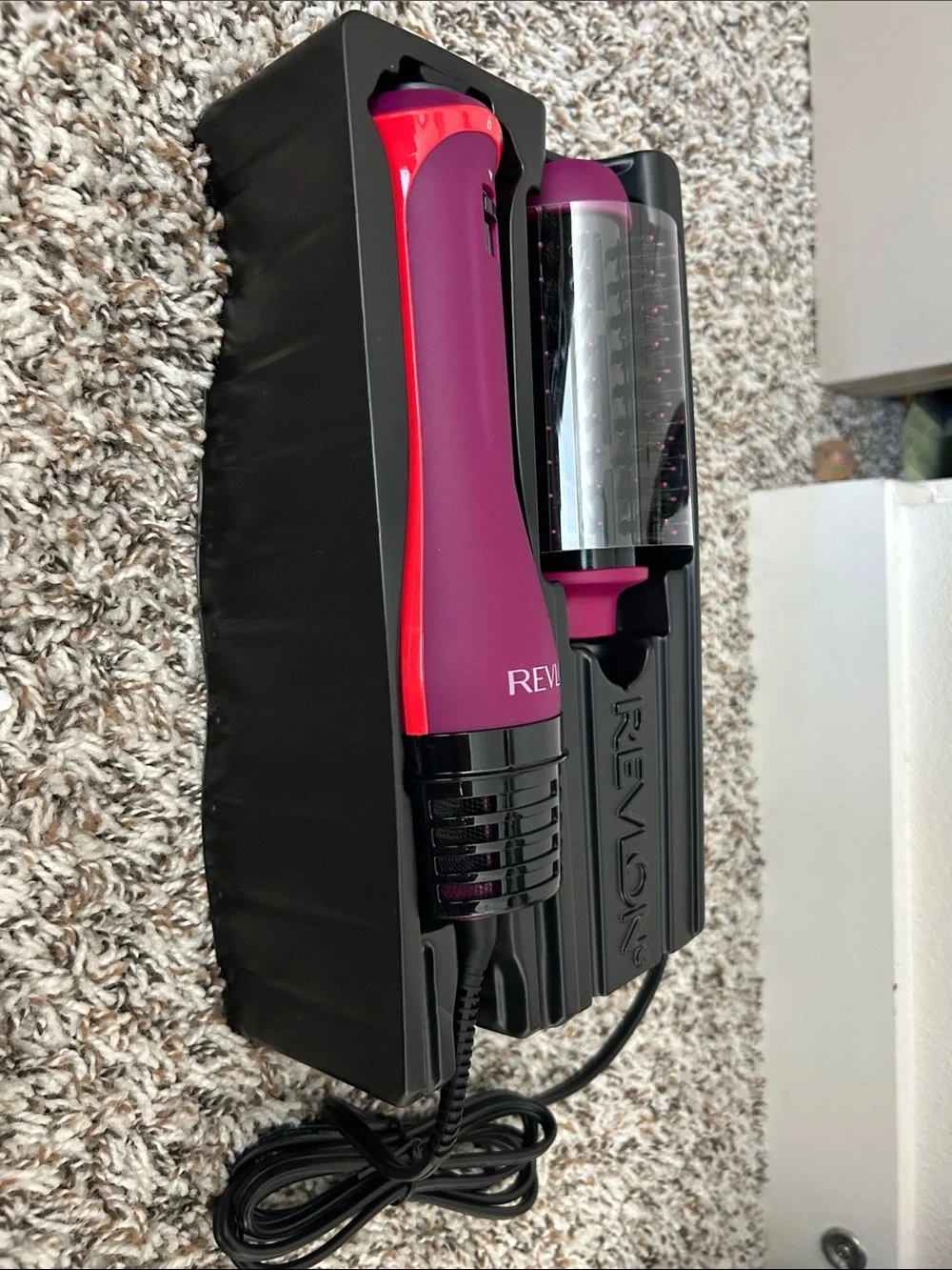 Revlon ONE-STEP VOLUMIZER PLUS.